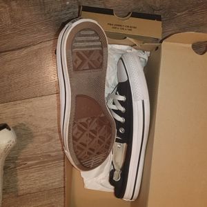 Converse shoreline slip women size 9 black color